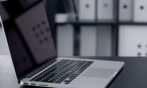 市场现逐步回暖迹象 多家房企急补库存